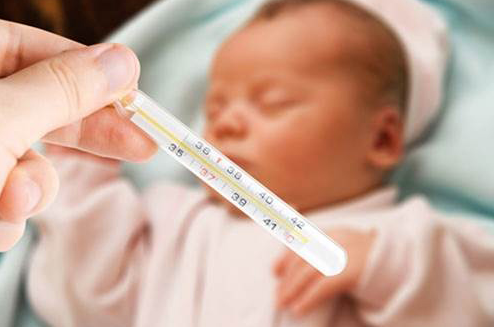 Cơn cảm lạnh đầu tiên của bé: 5 điều mẹ nên lưu tâm